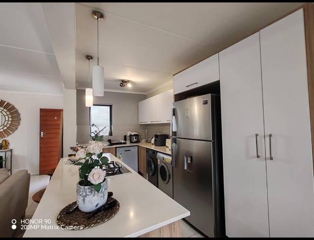 2 BEDROOM APARTMENT FOR SALE IN MODDERFONTEIN